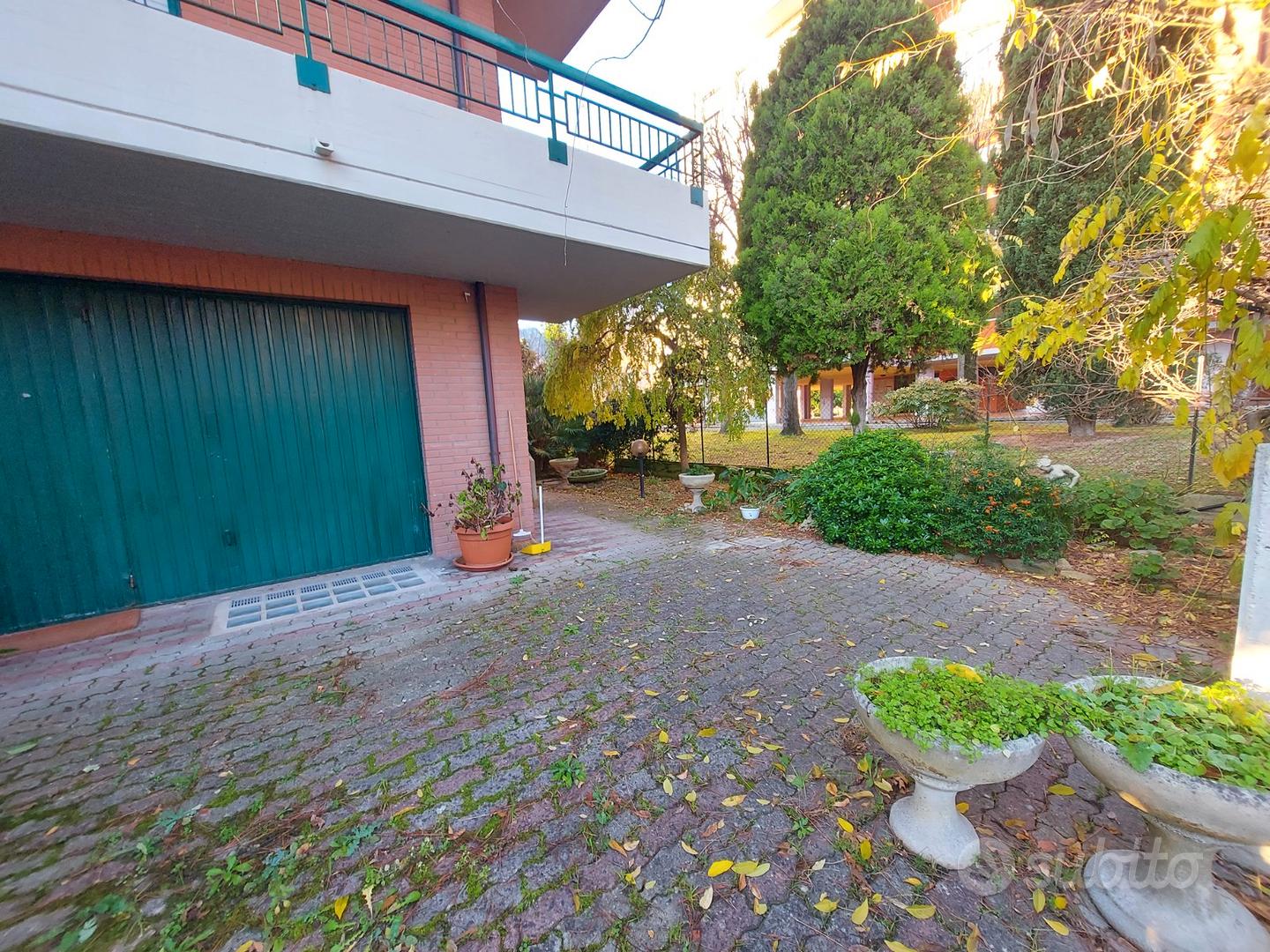 Vismara villa bifamiliare giardino taverna mansard - Vista 2