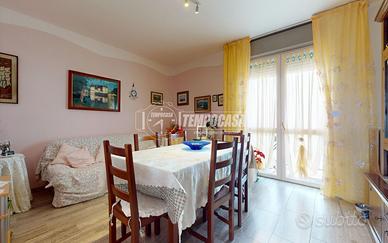 APPARTAMENTO CON TRE CAMERE, GARAGE CANTINA E POST