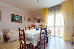 APPARTAMENTO CON TRE CAMERE, GARAGE CANTINA E POST