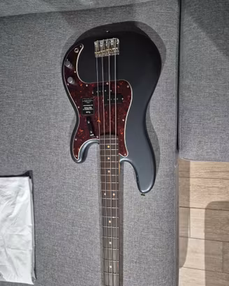 Fender Vintera II Road Worn "60s Precision Bass
