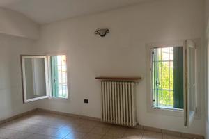 Isola rizza centro: trilocale libero da subito