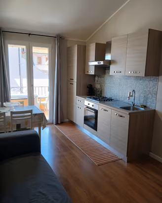 Nuovo confortevole con terrazzo