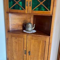 Mobile angolare in legno di ciliegio