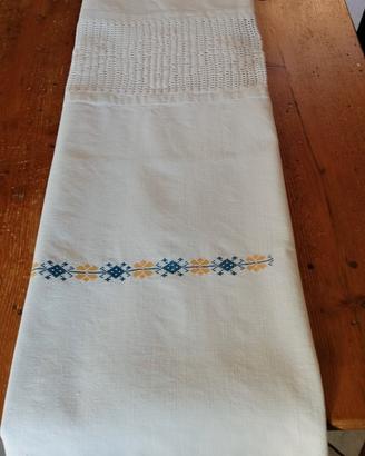 tovaglia antica realizzata interamente a mano