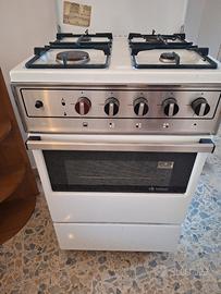 cucina piano cottura forno 4 fuochi 