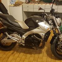 Suzuki gsr 600