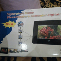 Digital photo frame