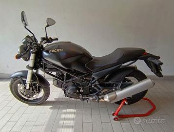 Ducati monster 695 dark