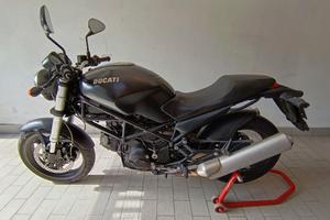 Ducati monster 695 dark