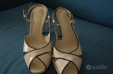 Sandali beige in vernice N° 39