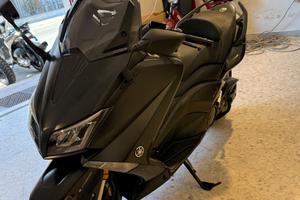 Yamaha TMAX 530 Iron max serie limitata