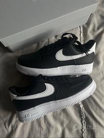 Sneakers Nike Air Force 1 Nere e Bianche Numero 39