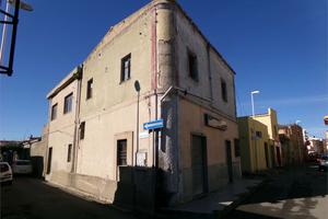 Stabile bi livelli in centro