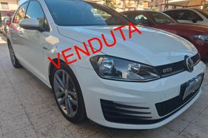 Volkswagen Golf - 2.0 TDI GTD PANO