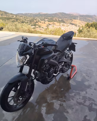 YAMAHA MT-125 