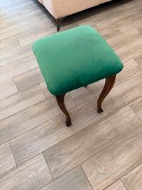 Sgabellino in legno rivestito con tessuto