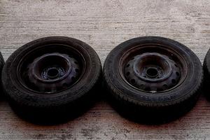 4 gomme e 4 borchie invernali 175/65 R14