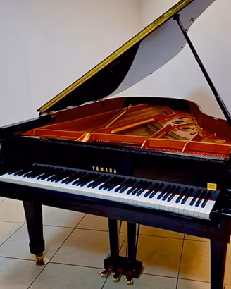 Pianoforte Yamaha C3 Mezza  coda - suono caldo