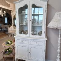 credenza vetrina rifatta shabby 