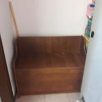 Vecchia cassapanca in legno