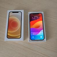 iPhone 12 bianco, immacolato e con molti accessori
