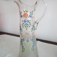 Caraffa in vetro con motivi floreali