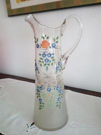 Caraffa in vetro con motivi floreali