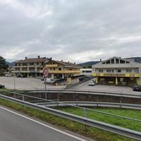 LOCALE COMMERCIALE 250 mq. PONTE NELLE ALPI (BL)