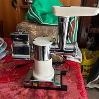 trita carne e grattugia 