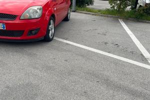 Ford fiesta 1.2 benzina e gpl