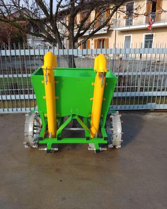 Pianta patate Vibro coltivatore