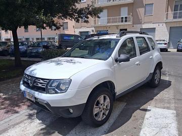 DACIA DUSTER LAUREATE 110CV GOMME NUOVE DIST Fatta