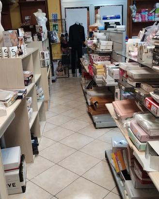 scaffali negozio