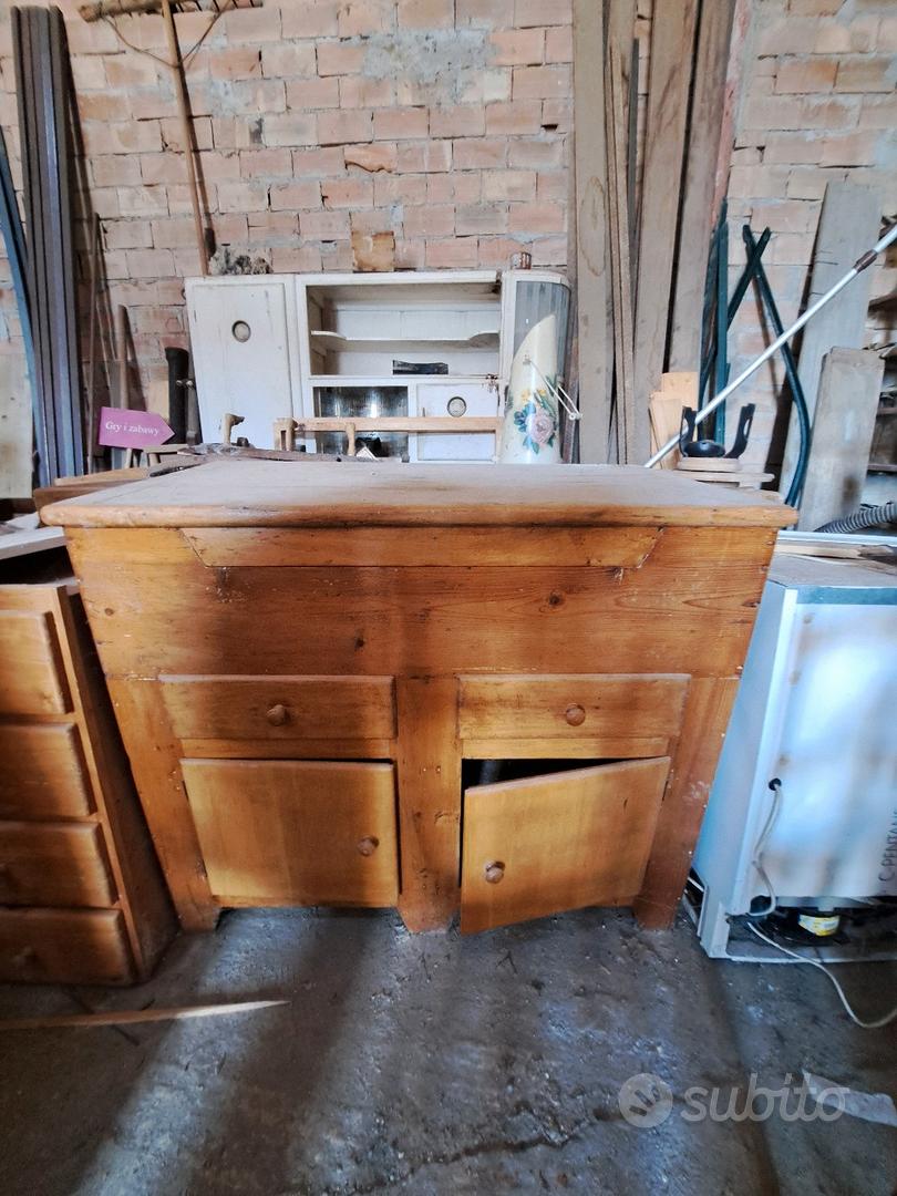 CREDENZA IN LEGNO ANTICO Arredamento e Casalinghi In vendita a Siena