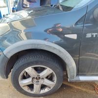 Parafango sinistro DACIA SANDERO del 2012