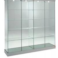 vetrina alta con luci