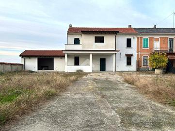 CASA SEMINDIPENDENTE A TORNACO