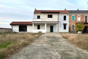 CASA SEMINDIPENDENTE A TORNACO