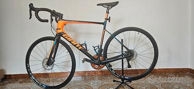 Bici da corsa Giant Defy Advanced SL TG 56