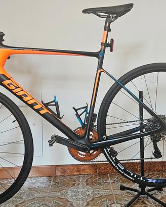 Bici da corsa Giant Defy Advanced SL TG 56