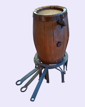 Piccola botte in legno, acetiera.