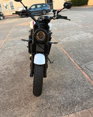 Yamaha xsr 700 xtribute