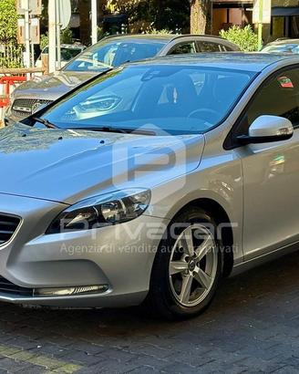 VOLVO V40 D2 R-design Kinetic