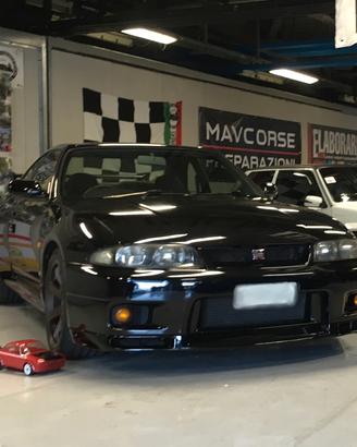 Nissan Skyline R33 GTR