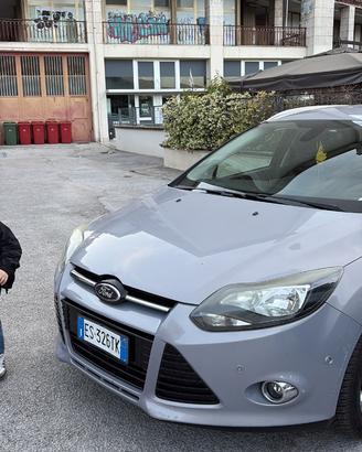 Meravigliosa Ford focus station wagon titanium