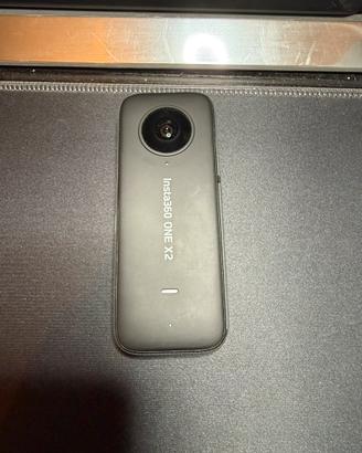 Insta360 x2 con accessori
