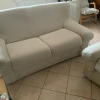 Divani due posti e poltrona Ikea