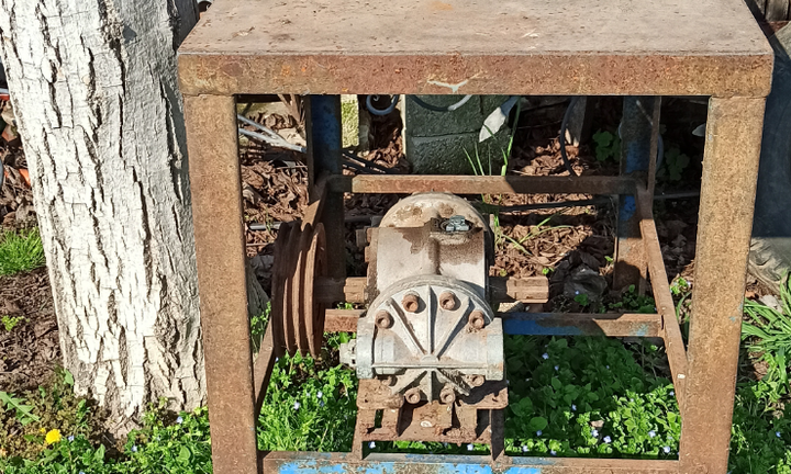 Attrezzi agricoli vari