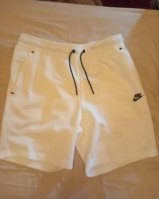 Pantaloncino Nike Tech 