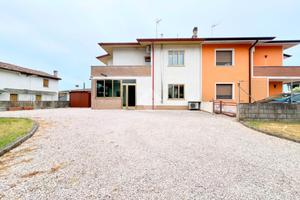 PORZIONE DI BIFAMILIARE A SAN GIORGIO DI NOGARO